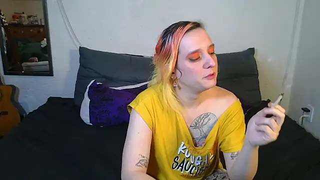 Evelan420 online show from October 2025 06:18:01 PM