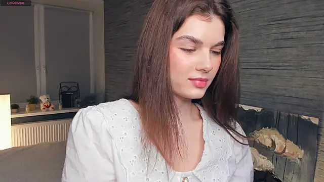 FloraDobb online show from February 2025 07:06:02 PM