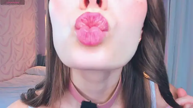 FloraDobb online show from November 2025 08:08:02 AM