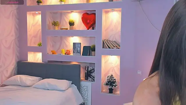 FloraDobb online show from November 2025 07:23:02 AM