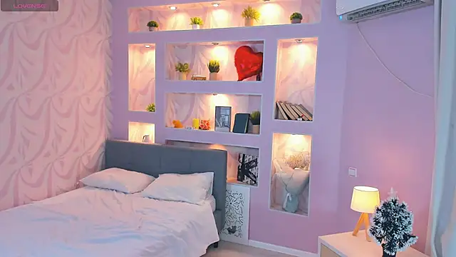 FloraDobb online show from December 2025 07:11:01 AM