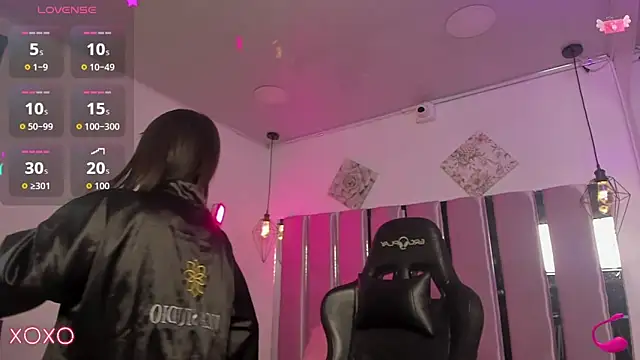 Snapshot of Belinda_Braund chatting on September 2025 03:43:01 AM Belinda Braund online show from September 2025 03:43:01 AM