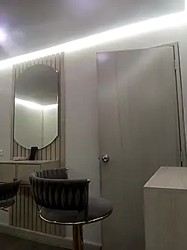 Melina Cooper  online show from September 2025 12:27:01 PM