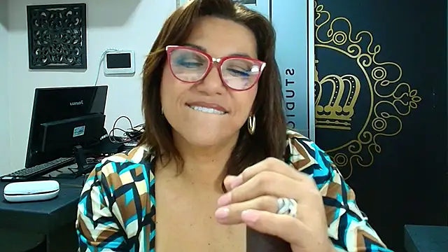 TiffanyyWilson online show from May 2026 10:26:01 PM