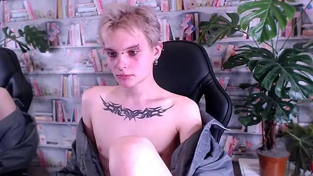 DemianEnglen online show from March 2025 05:35:01 AM