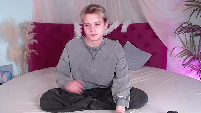 DemianEnglen online show from September 2025 09:44:02 PM