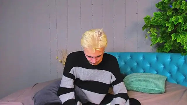 DemianEnglen online show from February 2025 02:47:01 AM