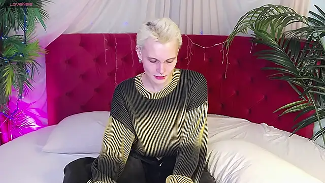 DemianEnglen online show from February 2025 11:37:02 PM
