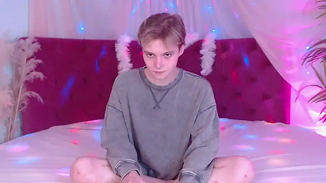 DemianEnglen online show from September 2025 09:48:02 PM
