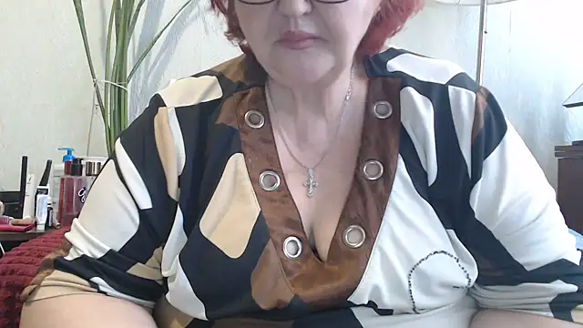 Snapshot of DeniseeRosea chatting on April 2026 11:28:02 AM DeniseeRosea online show from April 2026 11:28:02 AM