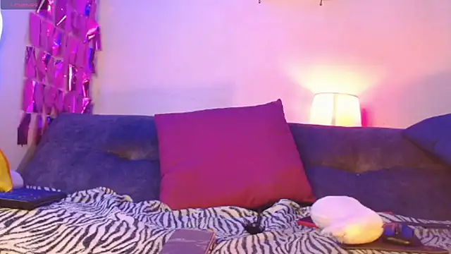 izan 20 online show from December 2025 09:19:02 AM