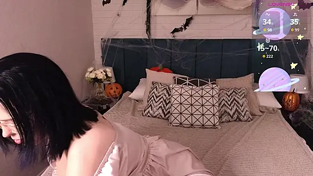 Manic pixie  online show from October 2025 05:34:02 PM