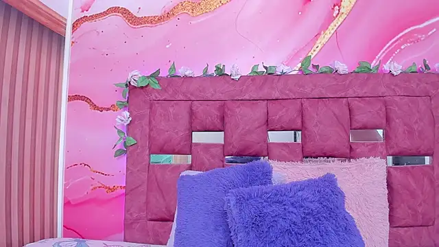 scarlett  evans  online show from November 2025 06:12:02 PM