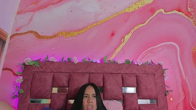 scarlett  evans  online show from November 2025 06:19:01 PM