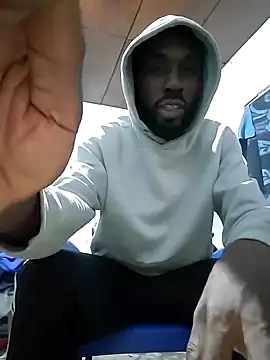 Snapshot of onewinnertee chatting on March 2026 12:10:02 AM onewinnertee online show from March 2026 12:10:02 AM