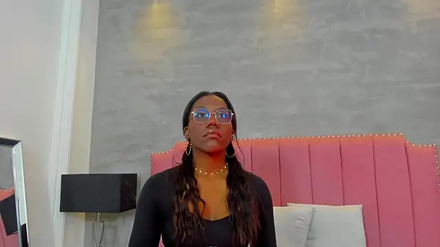 Alaia Colins online show from November 2025 03:07:02 AM