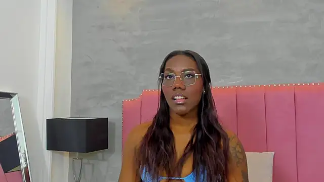 Alaia Colins online show from November 2025 02:59:02 AM