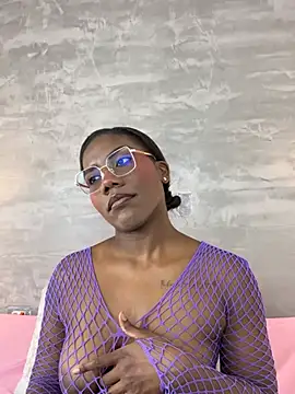 Snapshot of Alaia_Colins chatting on July 2026 01:56:02 AM Alaia Colins online show from July 2026 01:56:02 AM
