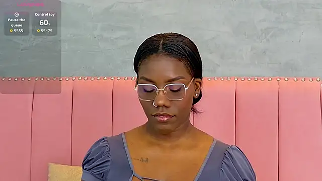 Alaia Colins online show from February 2026 11:39:01 PM