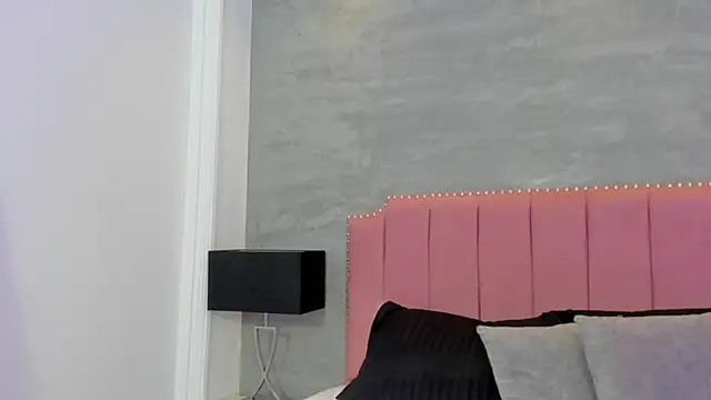 Alaia Colins online show from October 2025 04:14:01 AM