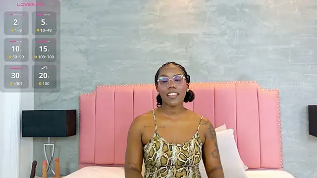 Alaia Colins online show from April 2026 12:57:01 AM