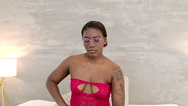 Snapshot of Alaia_Colins chatting on July 2026 04:24:01 AM Alaia Colins online show from July 2026 04:24:01 AM