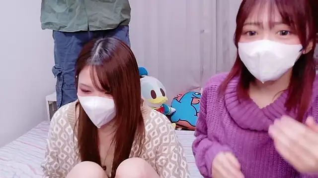 Snapshot of NA-KAREN-V8 chatting on December 2025 01:57:01 PM NA-KAREN-V8 online show from December 2025 01:57:01 PM