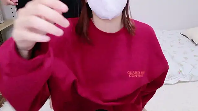 Snapshot of NA-KAREN-V8 chatting on October 2025 01:54:02 PM NA-KAREN-V8 online show from October 2025 01:54:02 PM