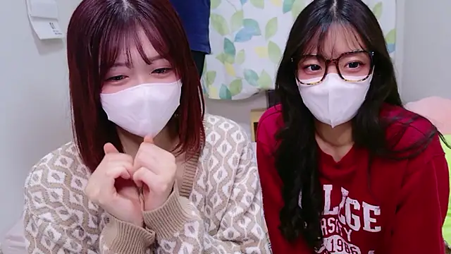 Snapshot of NA-KAREN-V8 chatting on December 2025 12:04:02 PM NA-KAREN-V8 online show from December 2025 12:04:02 PM