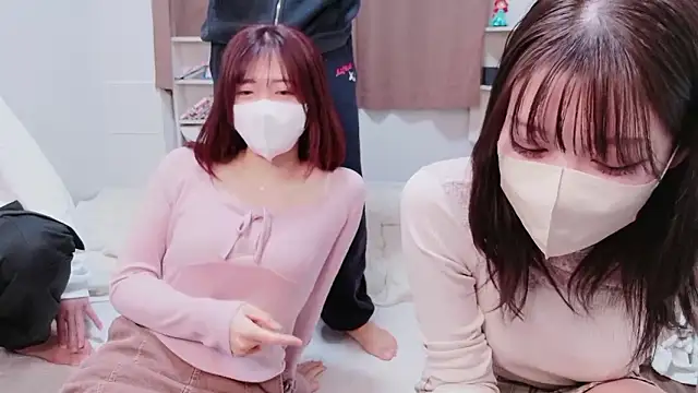 NA-KAREN-V8 online show from December 2025 02:08:02 PM