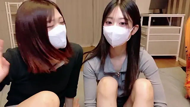 NA-KAREN-V8 online show from May 2026 01:32:02 PM