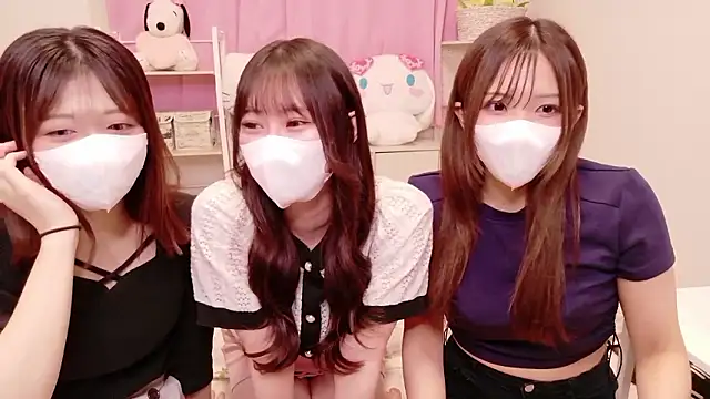 Snapshot of NA-KAREN-V8 chatting on September 2025 11:26:01 AM NA-KAREN-V8 online show from September 2025 11:26:01 AM