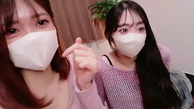 Snapshot of NA-KAREN-V8 chatting on November 2025 01:21:02 PM NA-KAREN-V8 online show from November 2025 01:21:02 PM