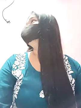 Simran-001 online show from December 2025 01:15:01 PM