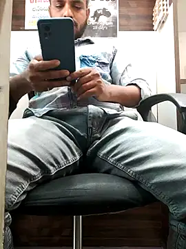 Snapshot of RaviRoy2326 chatting on February 2025 05:40:01 AM RaviRoy2326 online show from February 2025 05:40:01 AM