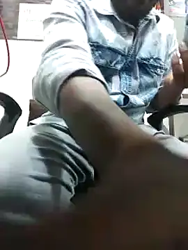 Snapshot of RaviRoy2326 chatting on February 2025 02:40:01 PM RaviRoy2326 online show from February 2025 02:40:01 PM