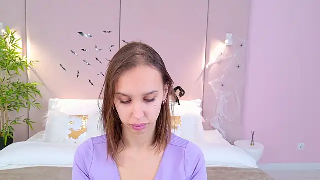 SandraTucker online show from November 2025 03:01:01 AM