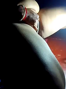 Snapshot of Bong-lady chatting on October 2025 06:51:01 PM Bong-lady online show from October 2025 06:51:01 PM