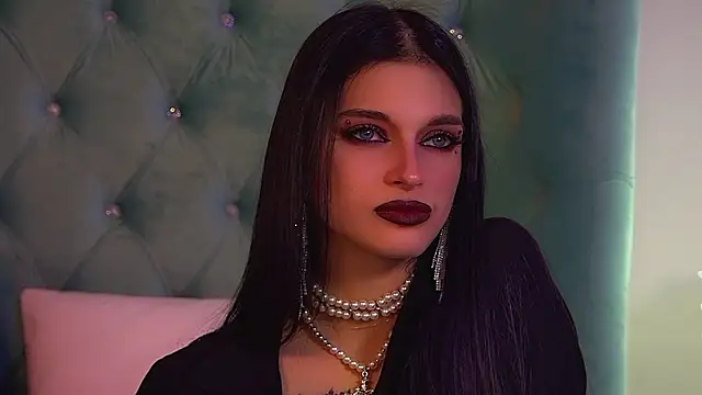 Snapshot of BeverlyMost chatting on November 2025 06:11:02 PM BeverlyMost online show from November 2025 06:11:02 PM