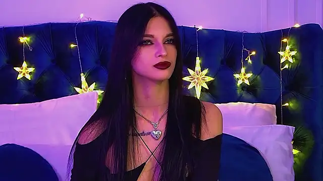 Snapshot of BeverlyMost chatting on December 2025 04:30:01 PM BeverlyMost online show from December 2025 04:30:01 PM