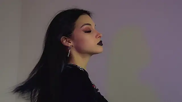 Snapshot of BeverlyMost chatting on November 2025 06:14:01 PM BeverlyMost online show from November 2025 06:14:01 PM