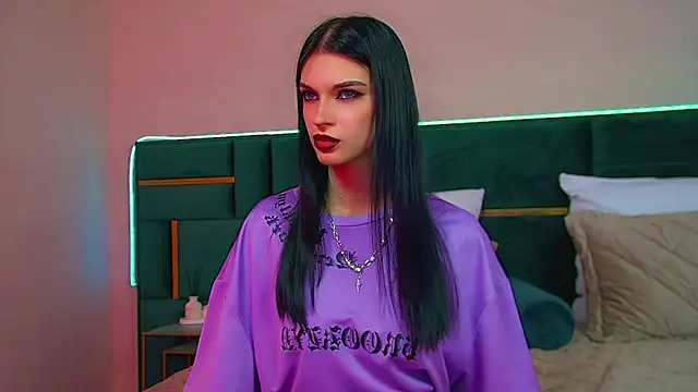 Snapshot of BeverlyMost chatting on September 2025 07:19:01 AM BeverlyMost online show from September 2025 07:19:01 AM