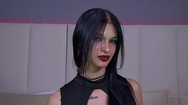 Snapshot of BeverlyMost chatting on February 2025 03:43:01 AM BeverlyMost online show from February 2025 03:43:01 AM