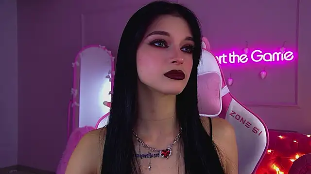 Snapshot of BeverlyMost chatting on December 2025 06:29:01 PM BeverlyMost online show from December 2025 06:29:01 PM