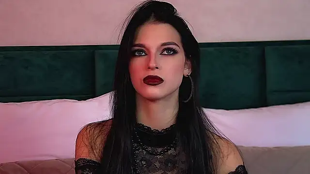 Snapshot of BeverlyMost chatting on November 2025 06:35:02 AM BeverlyMost online show from November 2025 06:35:02 AM