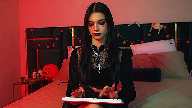 Snapshot of BeverlyMost chatting on October 2025 06:29:01 PM BeverlyMost online show from October 2025 06:29:01 PM