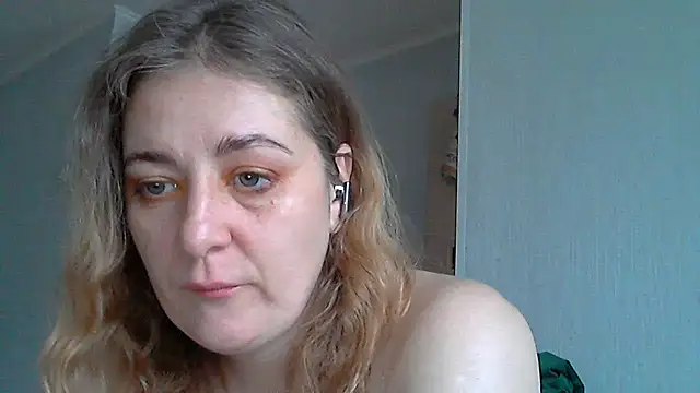 Snapshot of WriterInna44 chatting on March 2025 11:22:02 AM WriterInna44 online show from March 2025 11:22:02 AM