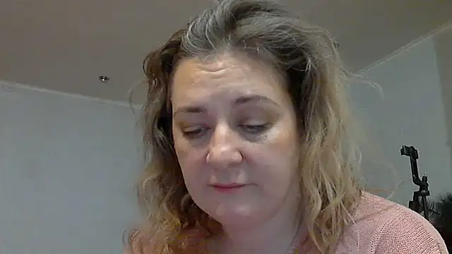 Snapshot of WriterInna44 chatting on February 2025 01:47:02 PM WriterInna44 online show from February 2025 01:47:02 PM