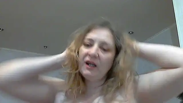 Snapshot of WriterInna44 chatting on February 2025 12:39:02 PM WriterInna44 online show from February 2025 12:39:02 PM