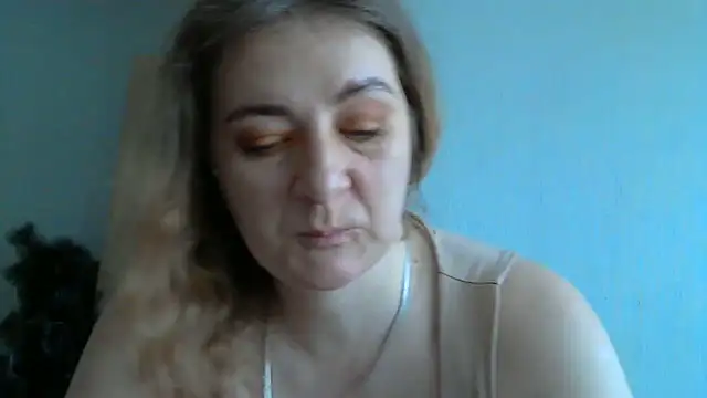 Snapshot of WriterInna44 chatting on March 2025 05:23:02 AM WriterInna44 online show from March 2025 05:23:02 AM